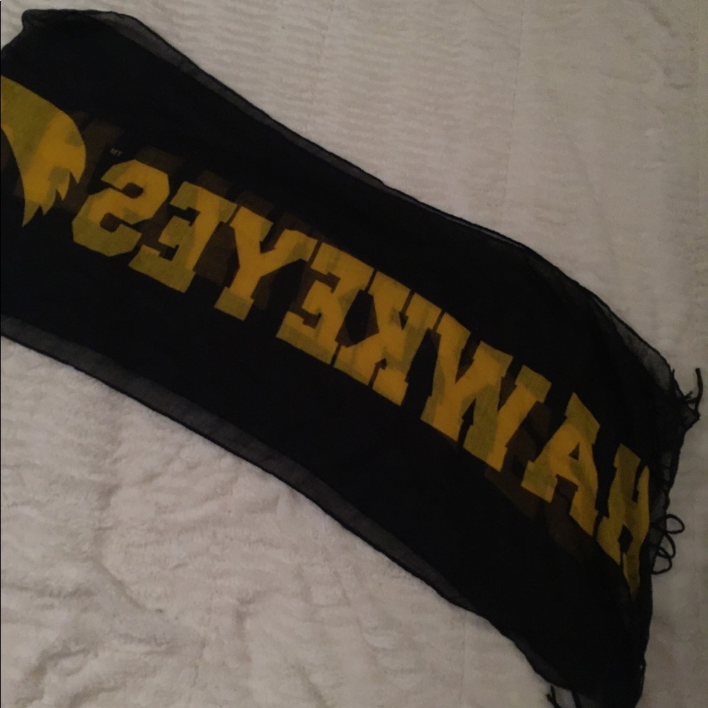 Like New Hawkeyes Scarf Black & Gold
